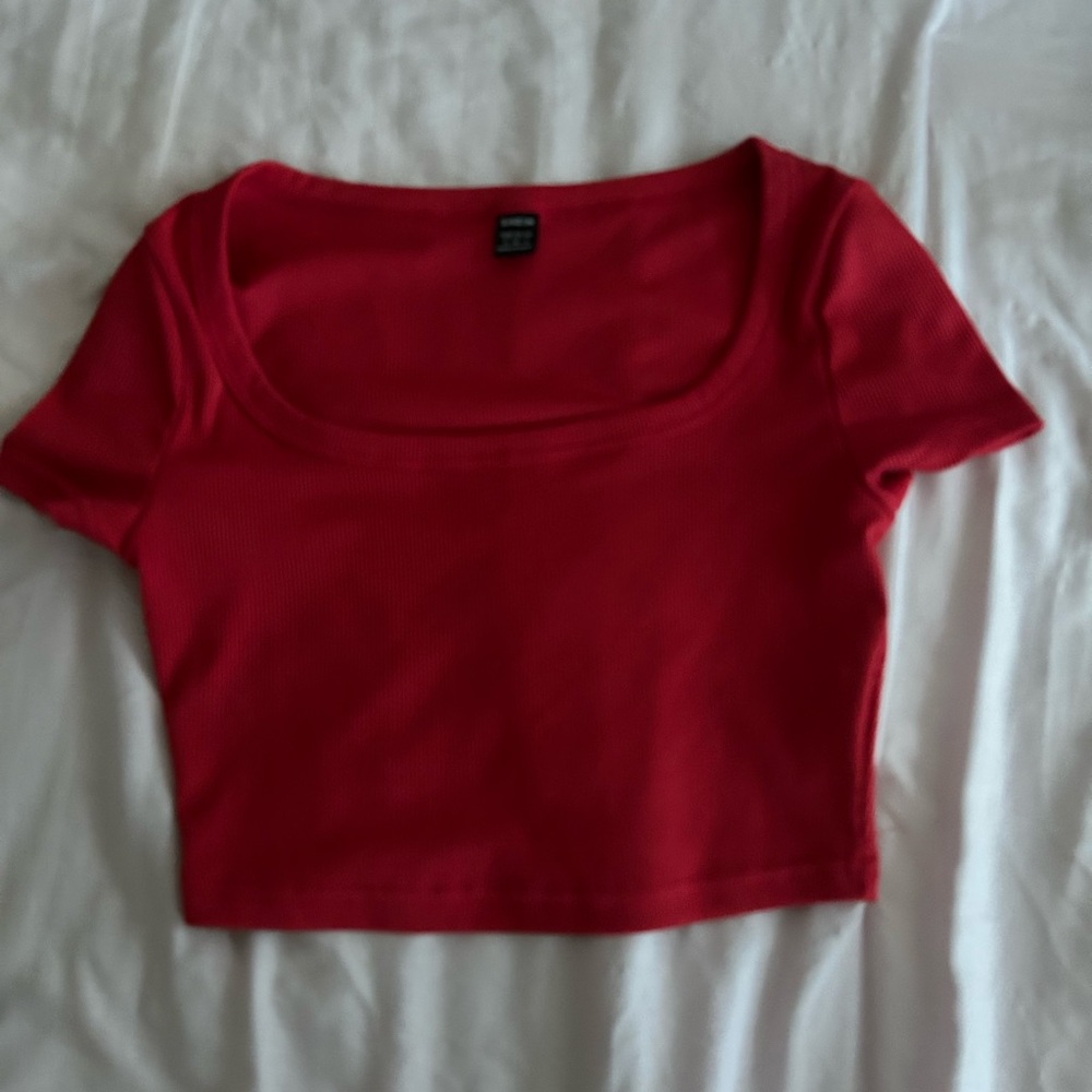 SHEIN Scarlet Red Crop Top